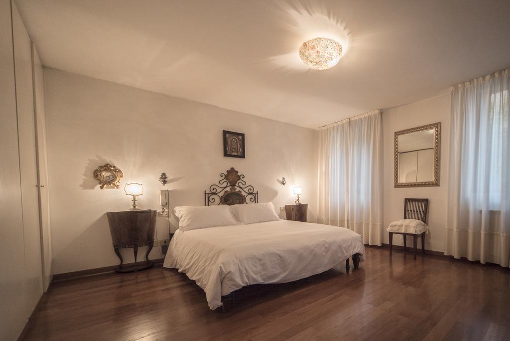 Accademia Terrazza Apartment เวนิส ภายนอก รูปภาพ