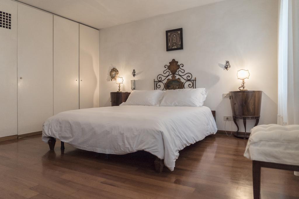 Accademia Terrazza Apartment เวนิส ภายนอก รูปภาพ