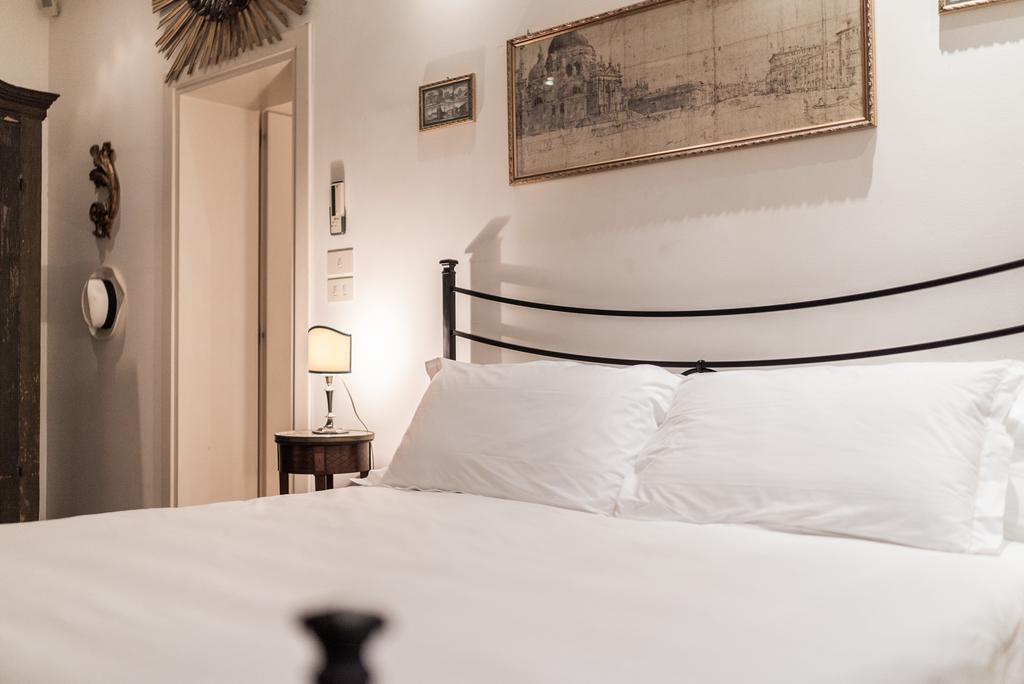 Accademia Terrazza Apartment เวนิส ภายนอก รูปภาพ