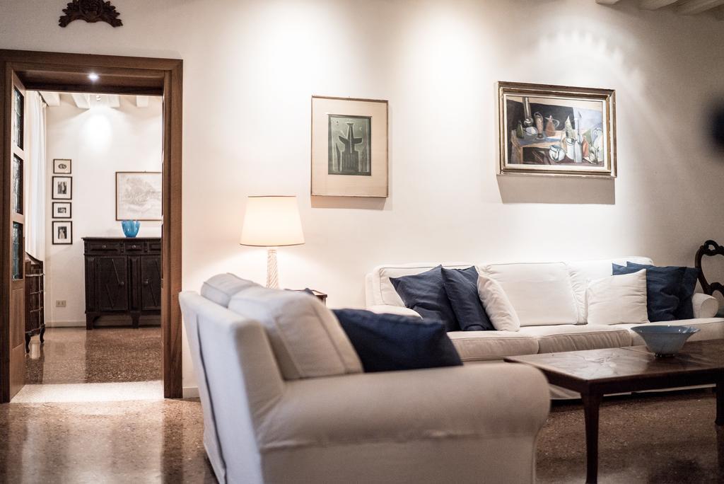 Accademia Terrazza Apartment เวนิส ภายนอก รูปภาพ