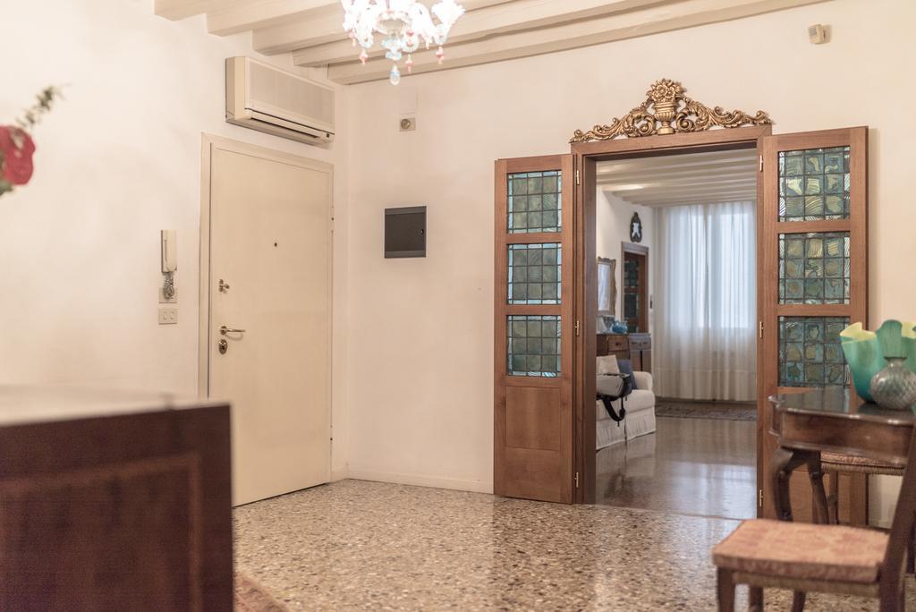 Accademia Terrazza Apartment เวนิส ภายนอก รูปภาพ