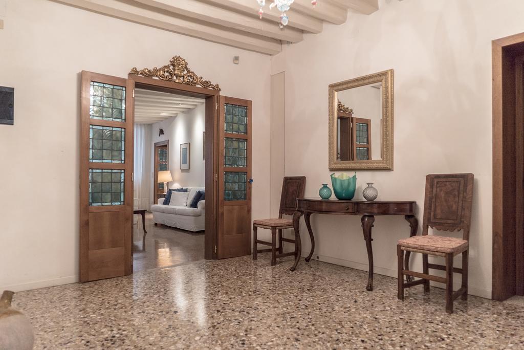 Accademia Terrazza Apartment เวนิส ภายนอก รูปภาพ
