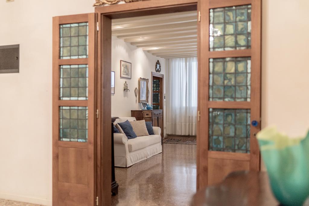 Accademia Terrazza Apartment เวนิส ภายนอก รูปภาพ