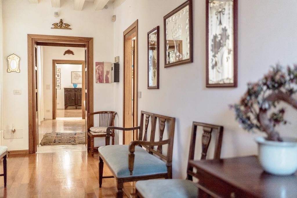 Accademia Terrazza Apartment เวนิส ภายนอก รูปภาพ