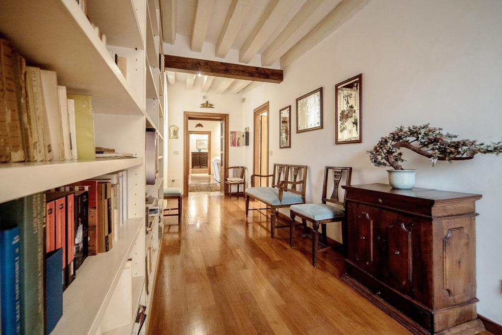 Accademia Terrazza Apartment เวนิส ภายนอก รูปภาพ